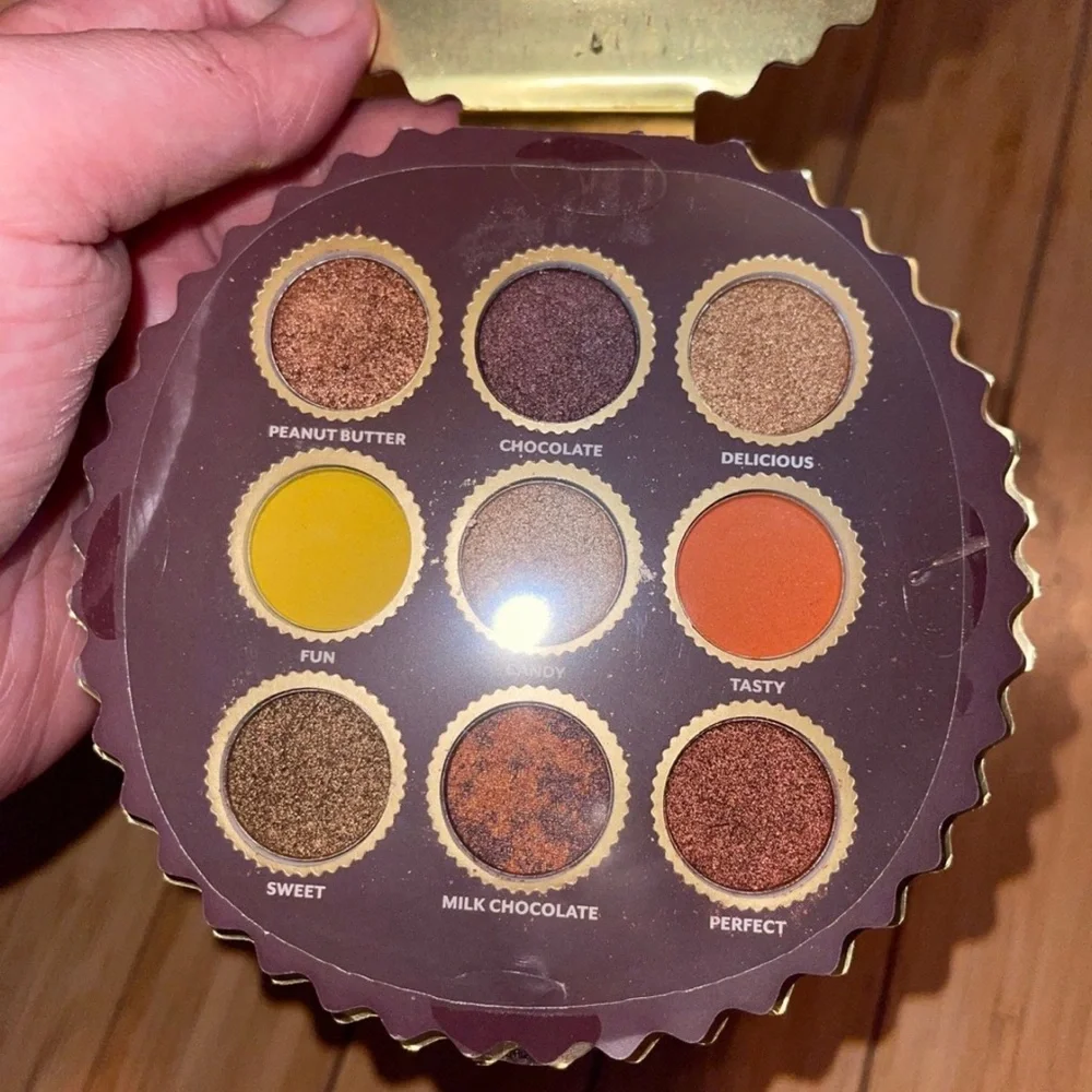 Taste Beauty Reese’s Eyeshadow Palette